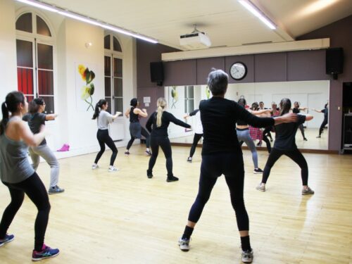 Zumba<br><span class="ts"> Ados & Adultes</span>